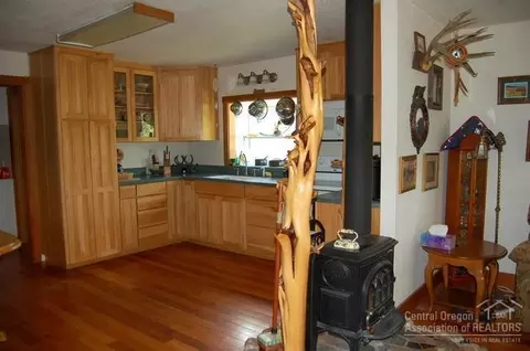 314 SE High St, Mitchell, OR 97750 photo 9