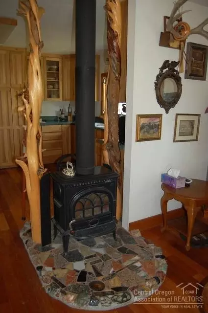 314 SE High St, Mitchell, OR 97750 photo 7