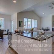 51952 Settler Dr, La Pine, OR 97739 photo 17