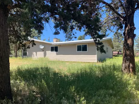 64580 Riverview Ave, Bend, OR 97703 photo 4