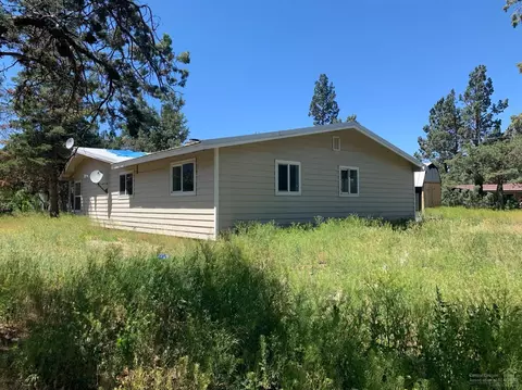 64580 Riverview Ave, Bend, OR 97703 photo 2