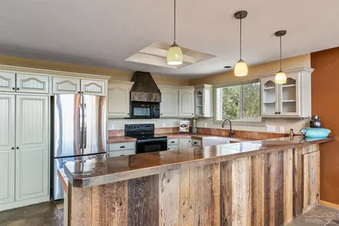 20840 Hereford Ave, Bend, OR 97703 photo 4