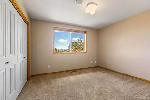 20840 Hereford Ave, Bend, OR 97703 photo 10