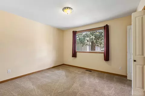 20840 Hereford Ave, Bend, OR 97703 photo 11