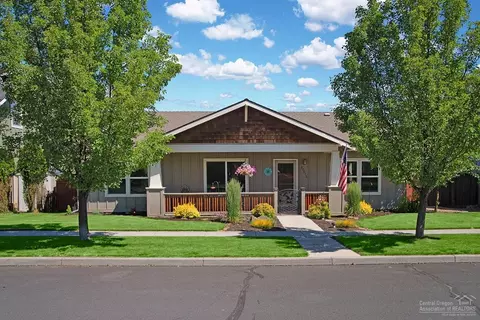 20616 Jayhawk Ln, Bend, OR 97702 photo 2