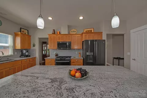 20616 Jayhawk Ln, Bend, OR 97702 photo 9