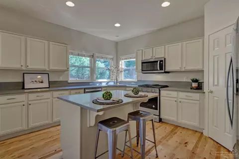 61286 SW Brookside Loop, Bend, OR 97702 photo 8