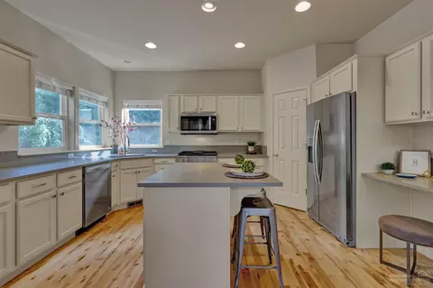 61286 SW Brookside Loop, Bend, OR 97702 photo 1