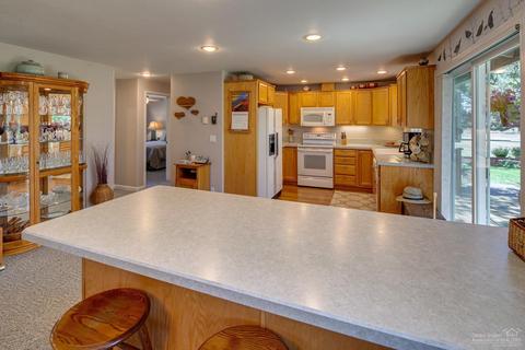 23080 Olivia Ct, Bend, OR 97701 photo 18