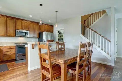 847 NE Locksley Dr, Bend, OR 97701 photo 7