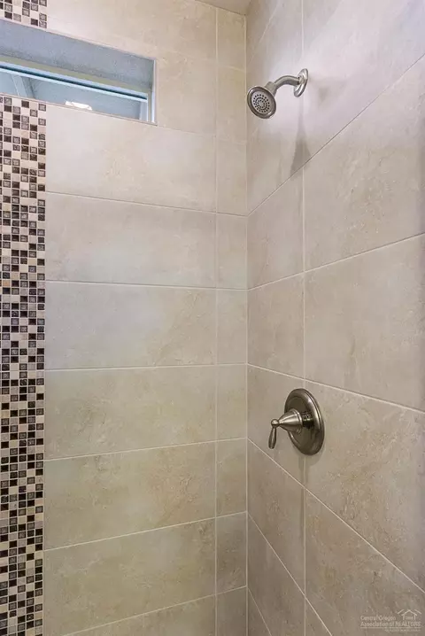 63335 Lamoine Ln, Bend, OR 97701 photo 17