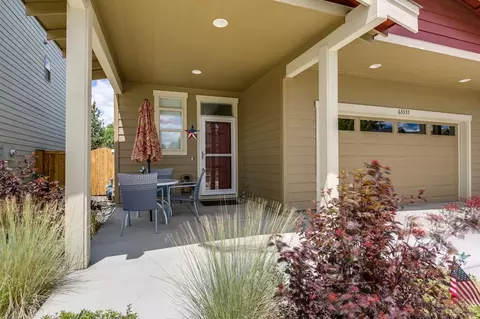 63335 Lamoine Ln, Bend, OR 97701 photo 2
