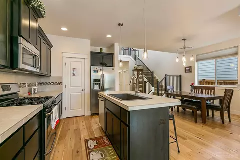 63335 Lamoine Ln, Bend, OR 97701 photo 8