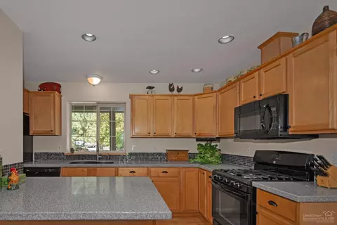 61462 Duncan Ln, Bend, OR 97702 photo 9