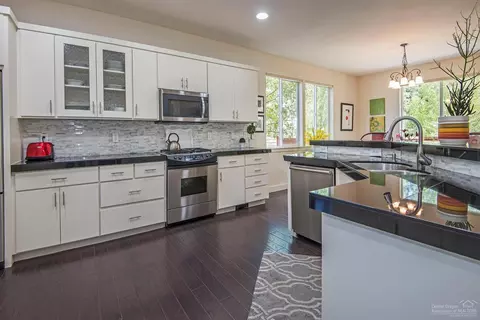 368 NW Flagline Dr, Bend, OR 97703 photo 3