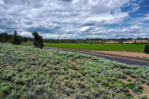 20315 Arrowhead Dr, Bend, OR 97703 photo 5