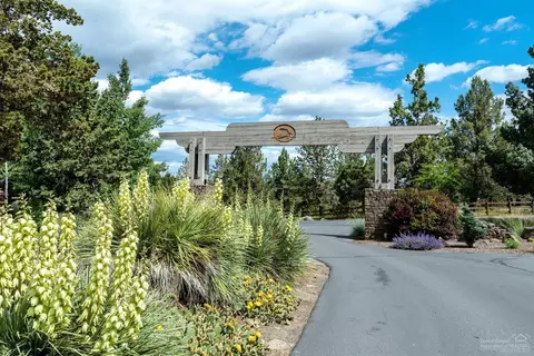 20315 Arrowhead Dr, Bend, OR 97703 photo 2
