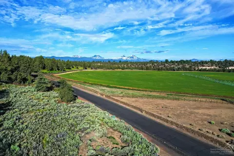20315 Arrowhead Dr, Bend, OR 97703 photo 6