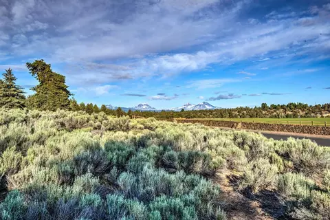 20315 Arrowhead Dr, Bend, OR 97703 photo 3