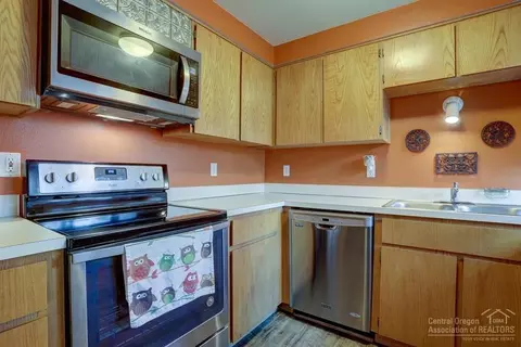 16346 Lava Dr, La Pine, OR 97739 photo 6