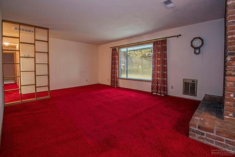 63385 Hamehook Rd, Bend, OR 97701 photo 4