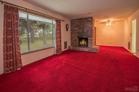 63385 Hamehook Rd, Bend, OR 97701 photo 3