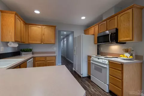 20706 Lyra Dr, Bend, OR 97703 photo 8