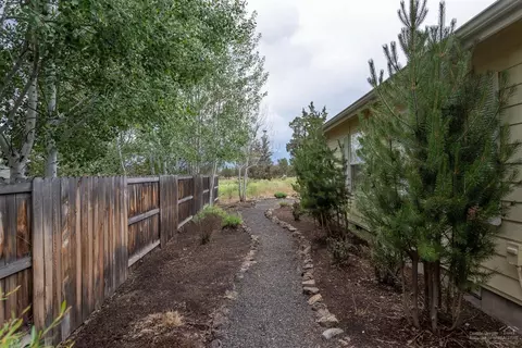 20706 Lyra Dr, Bend, OR 97703 photo 21
