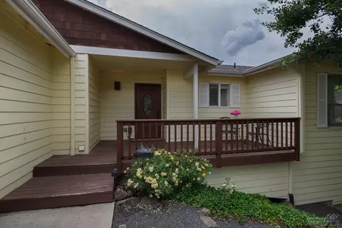 20706 Lyra Dr, Bend, OR 97703 photo 2