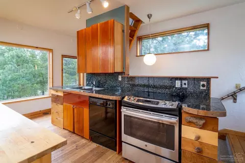 15024 River Loop Dr, Bend, OR 97707 photo 9