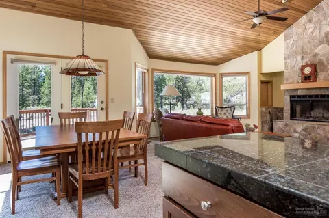 58151 Titleist Ln, Sunriver, OR 97707 photo 3
