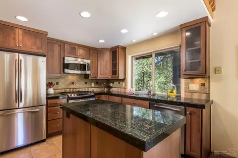 58151 Titleist Ln, Sunriver, OR 97707 photo 1