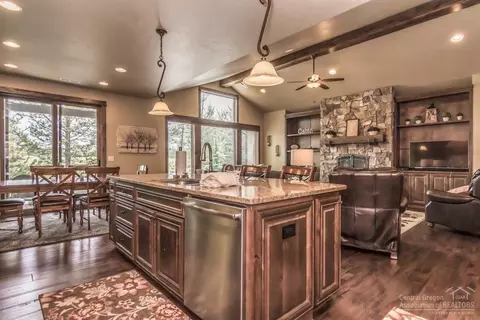 56590 Dancing Rock Loop, Bend, OR 97702 photo 10