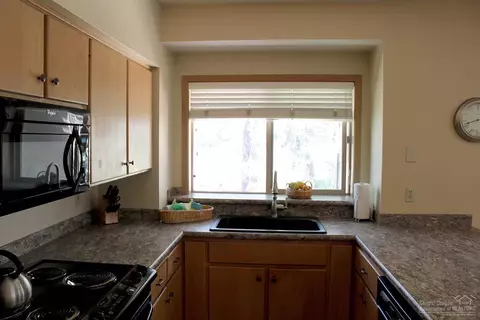 57327 Beaver Ridge Loop, Sunriver, OR 97707 photo 6