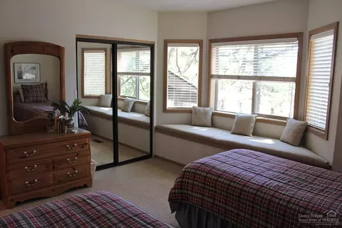 57327 Beaver Ridge Loop, Sunriver, OR 97707 photo 9