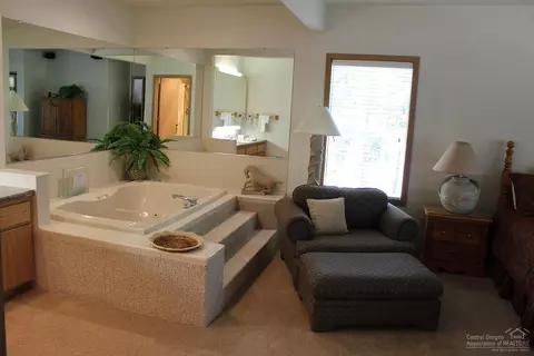 57327 Beaver Ridge Loop, Sunriver, OR 97707 photo 13