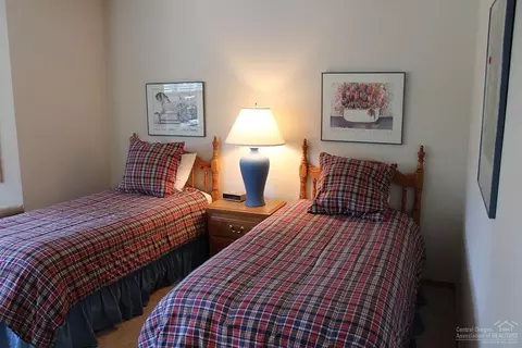 57327 Beaver Ridge Loop, Sunriver, OR 97707 photo 10