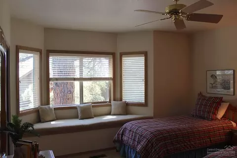 57327 Beaver Ridge Loop, Sunriver, OR 97707 photo 8