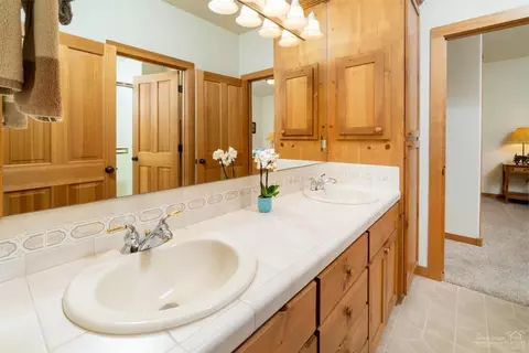18170 Oregon Loop, Sunriver, OR 97707 photo 16