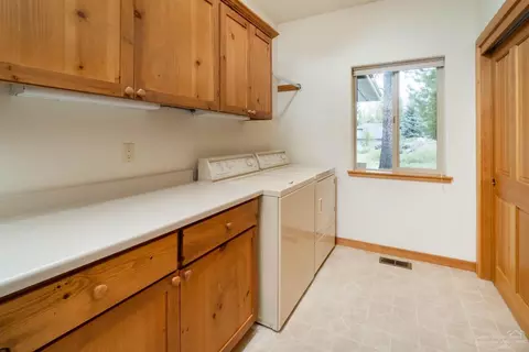 18170 Oregon Loop, Sunriver, OR 97707 photo 8