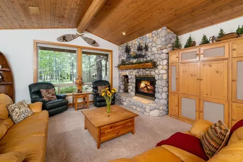 18170 Oregon Loop, Sunriver, OR 97707 photo 1