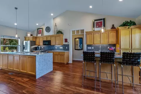 20823 Cassin Dr, Bend, OR 97701 photo 3