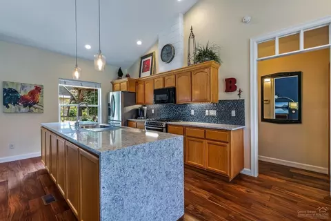 20823 Cassin Dr, Bend, OR 97701 photo 6