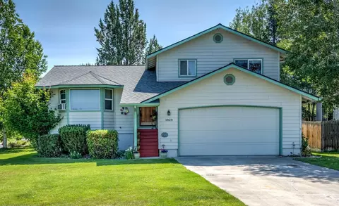 1828 NE Curtis Dr, Bend, OR 97701 photo 1