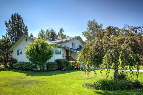 1828 NE Curtis Dr, Bend, OR 97701 photo 3