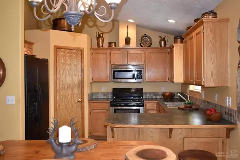 16006 Twin Dr, La Pine, OR 97739 photo 6