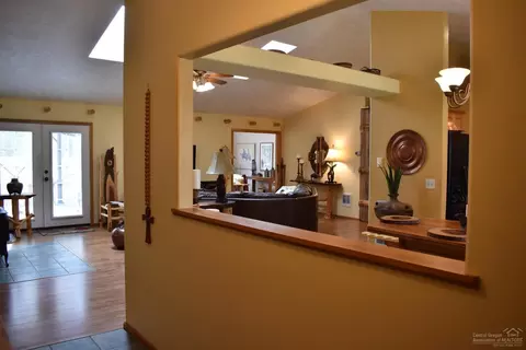 16006 Twin Dr, La Pine, OR 97739 photo 4
