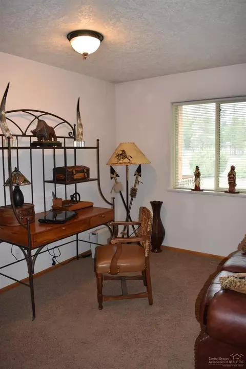 16006 Twin Dr, La Pine, OR 97739 photo 18
