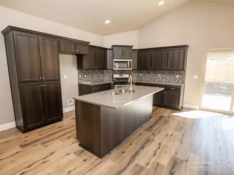 2950 NE Marea Dr, Bend, OR 97701 photo 6