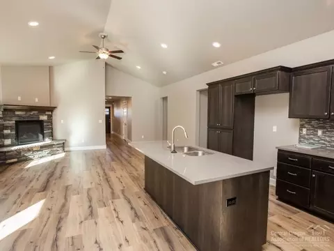 2950 NE Marea Dr, Bend, OR 97701 photo 4